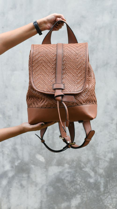 All Woven Honey Almond Big Bobbie